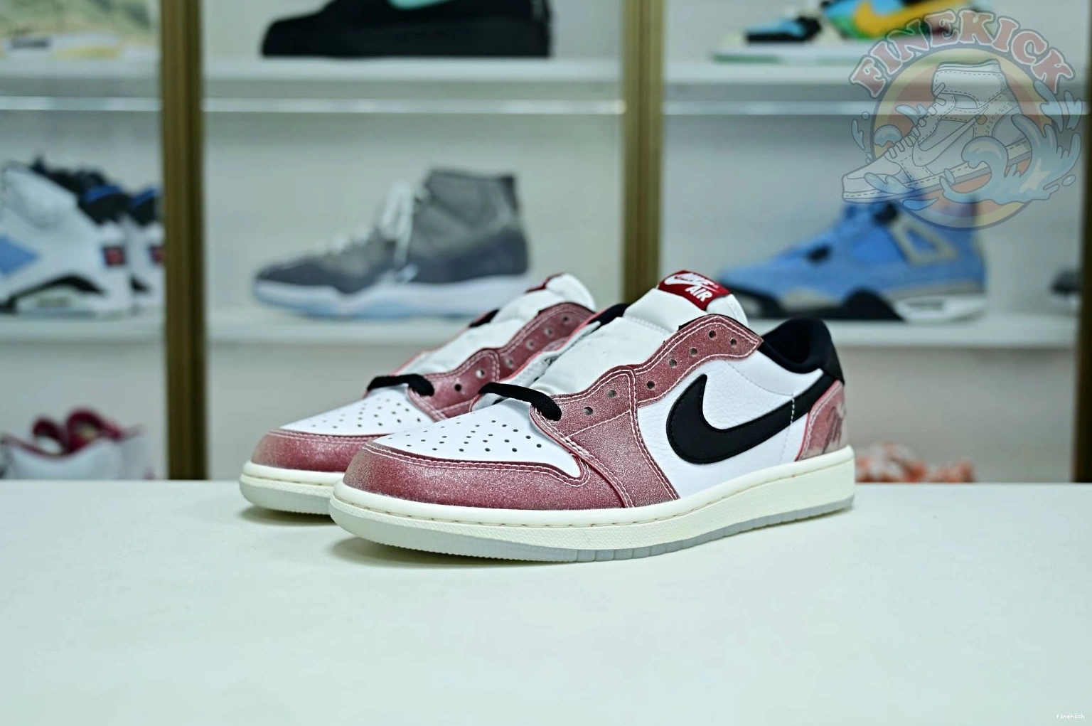 Jordan1 Room Jordan OG Trophy Low x Air 0129